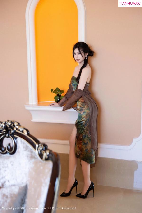 綺裡嘉 绮里嘉 [XiuRen]高清写真图 2024.09.14 No.9161 绮里嘉ula 丝袜美腿第22张图片